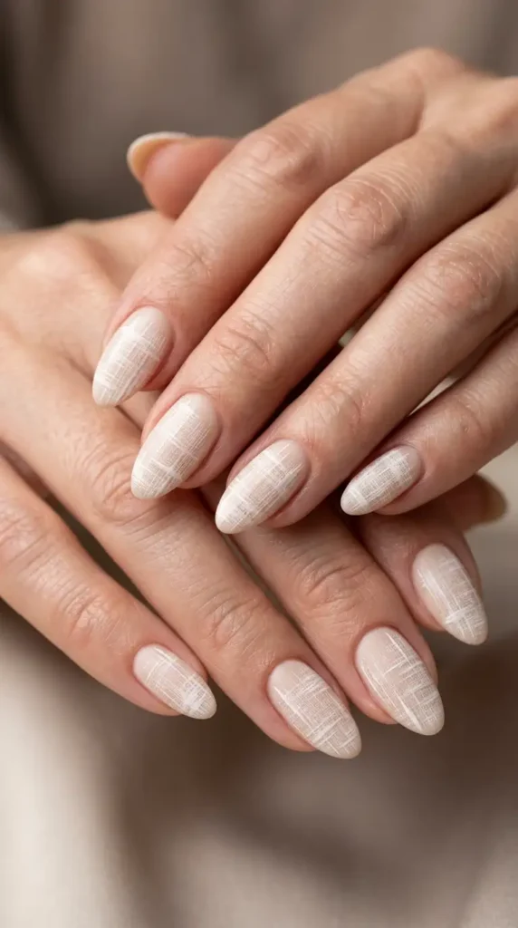Linen-Inspired Neutral Nails